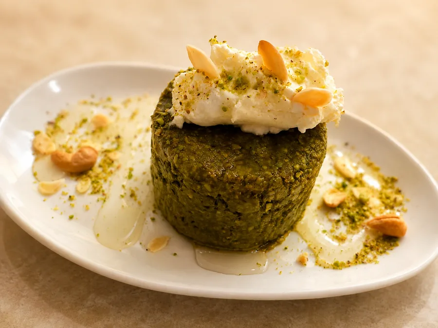 Mafroukit con ashta y pistacho